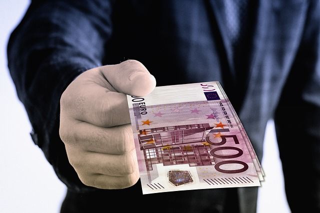euro-3317432_640 Subvención para PYMES y autónomos